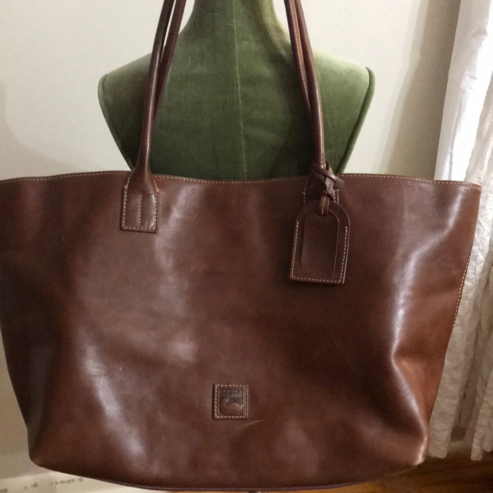 DOONEY & BOURKE LARGE LEATHER SATCHEL/BAG